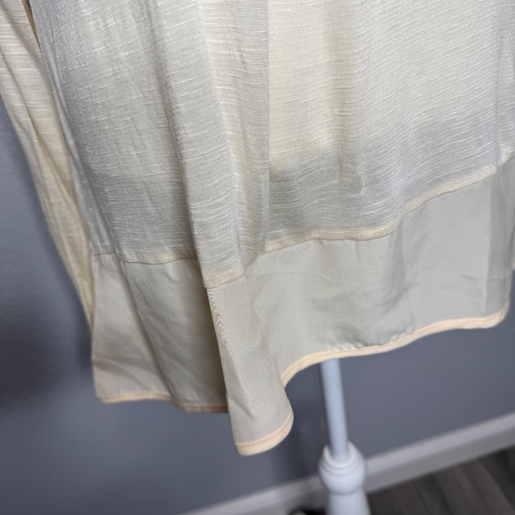 NWT BCBG Maxazria Ivory Long sleeve tunic top sheer triming on the bottom -cp - Picture 8 of 12